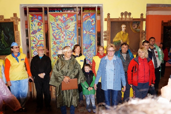 D-4